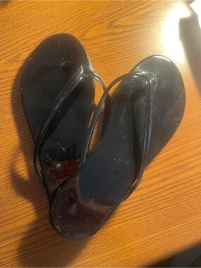Black Women’s Minimalist Flip-Flop Sandals